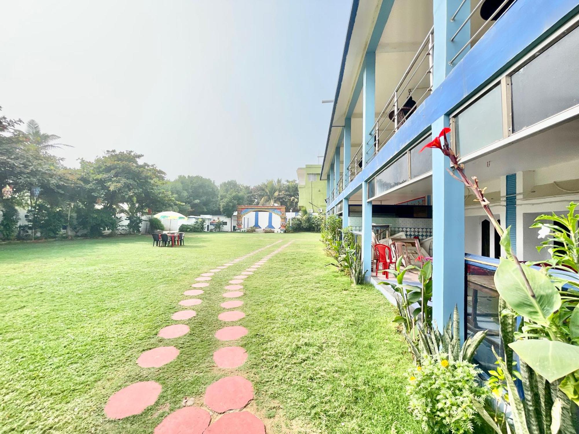 Hotel V-I Near Sea , Puri Private-Park -Gym-Spa Fully-Airconditioned-Hotel Lift-And-Parking-Facilities Breakfast-Included Exterior foto