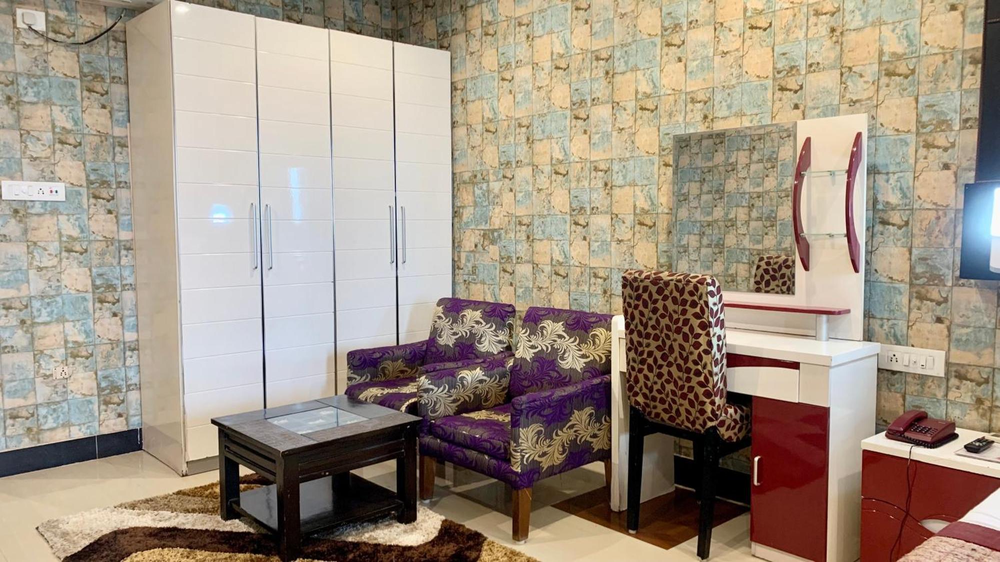 Hotel V-I Near Sea , Puri Private-Park -Gym-Spa Fully-Airconditioned-Hotel Lift-And-Parking-Facilities Breakfast-Included Exterior foto